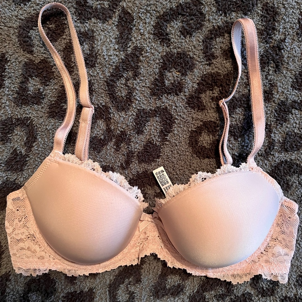 Victoria’s Secret dream angels lined Demi bra